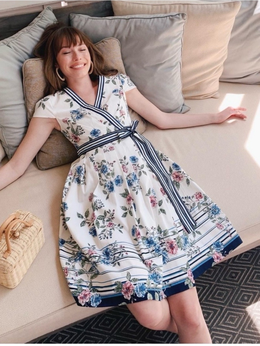 Gal Meets Glam Teresa White Floral Wrap Dress Sz 10 Navy Blue Strip Pleated Read